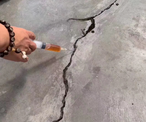 湾岭镇混凝土裂缝修补技术详解​